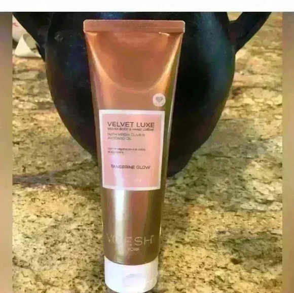 NEW! Voesh Velvet Luxe Vegan Body & Hand Cream Lotion Tangerine Glow 8.5 oz - Picture 2 of 3